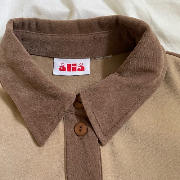 Neutral 70s inspired button down - Picture 2 of 3